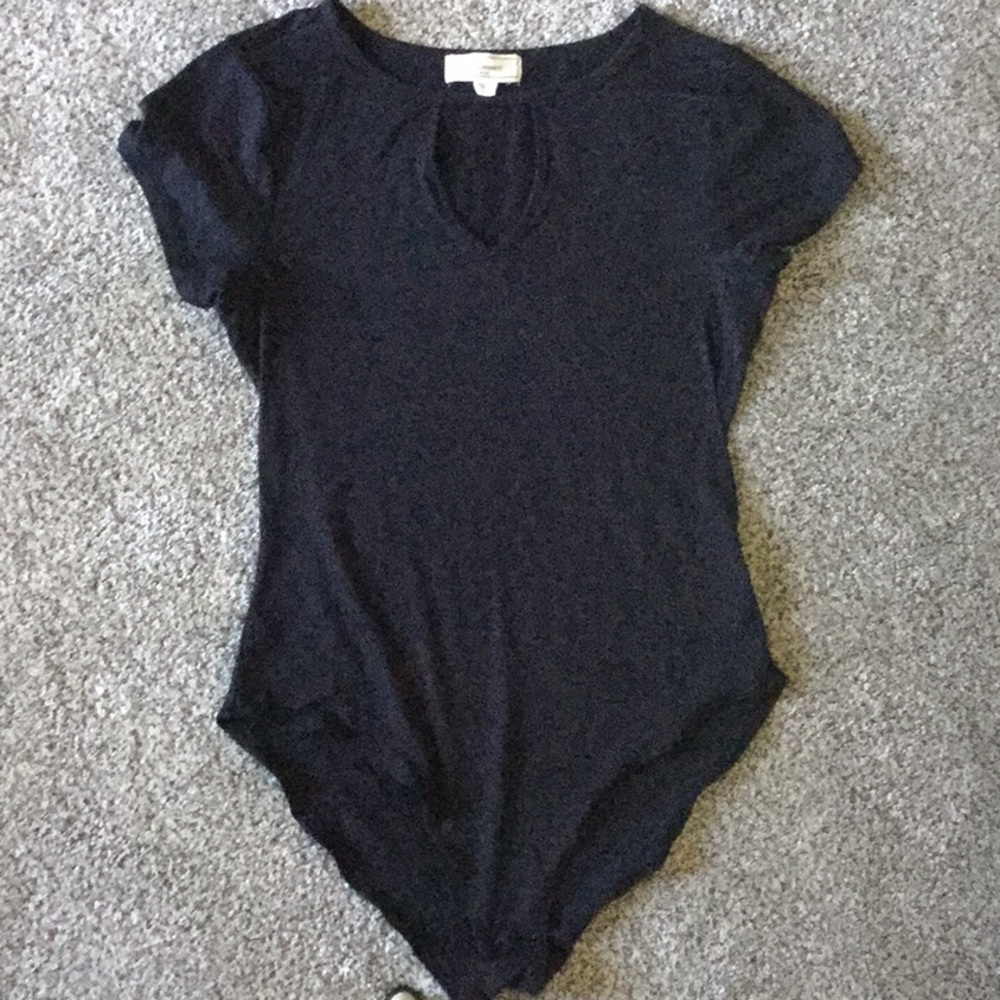 Black keyhole short sleeve snap bodysuit